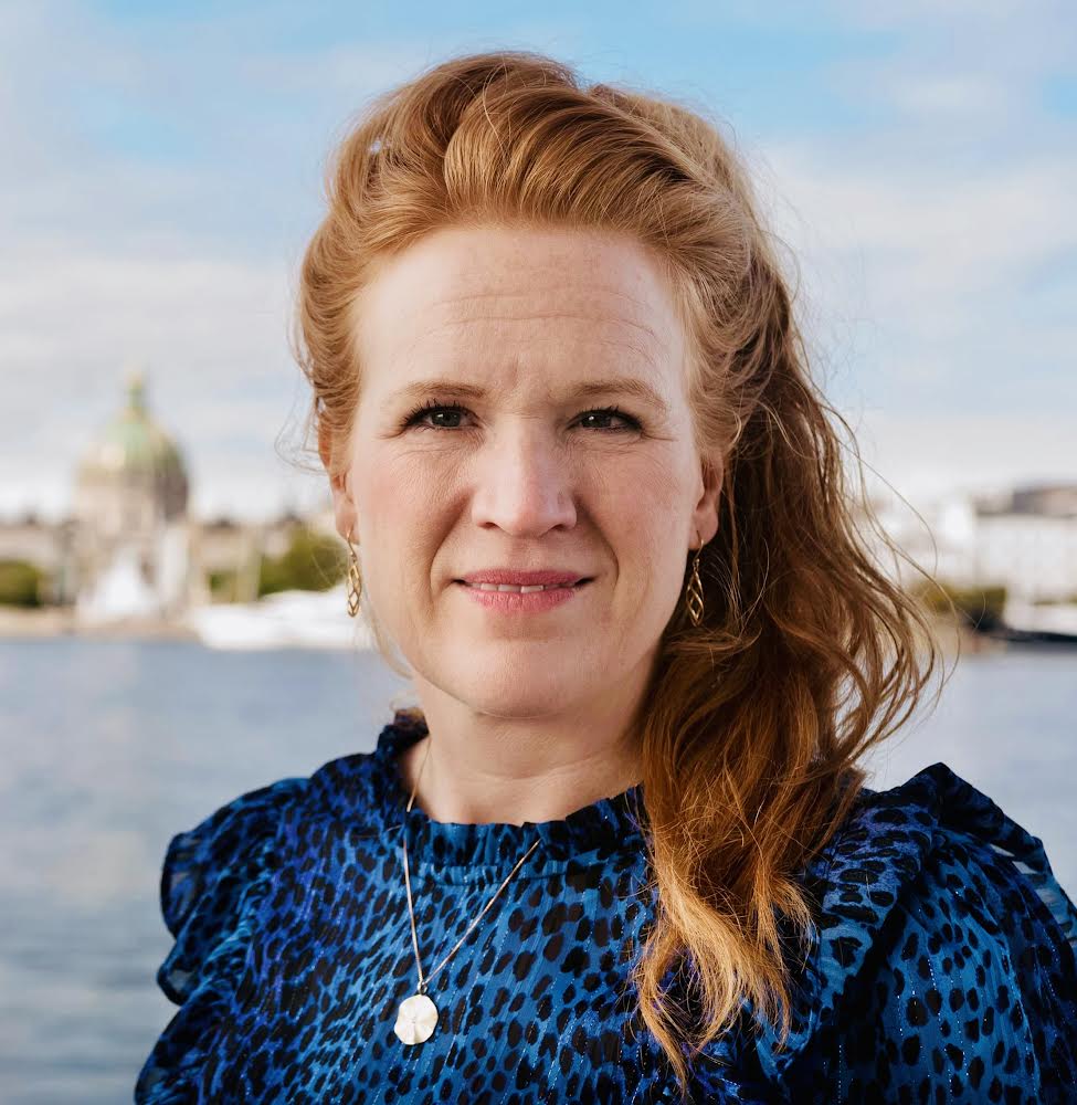 Svafa Thorhallsdottir kontakt